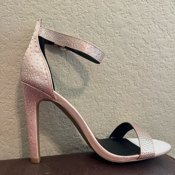 NEW Qupid Jeweled Ankle Strap Heels - Picture 4 of 15